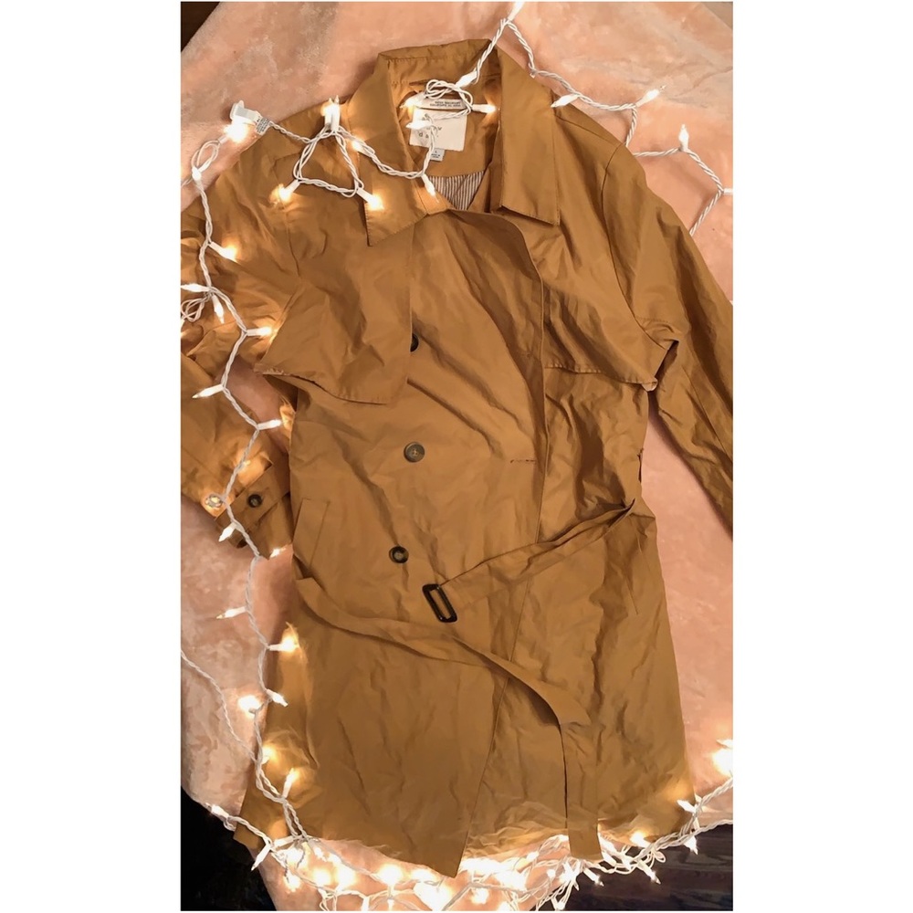 L Khaki Raincoat